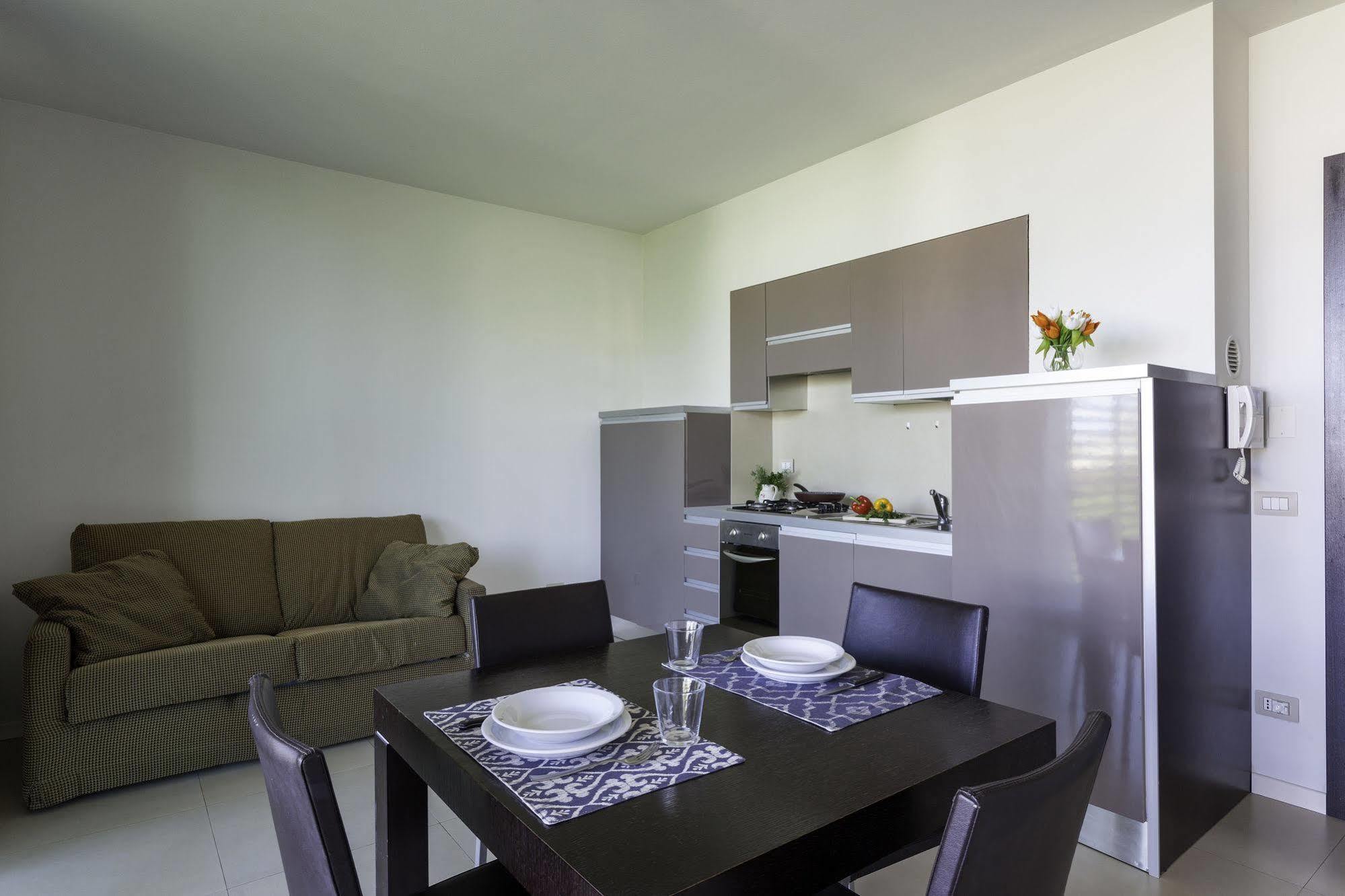 Residence Delfina Rimini Exterior foto