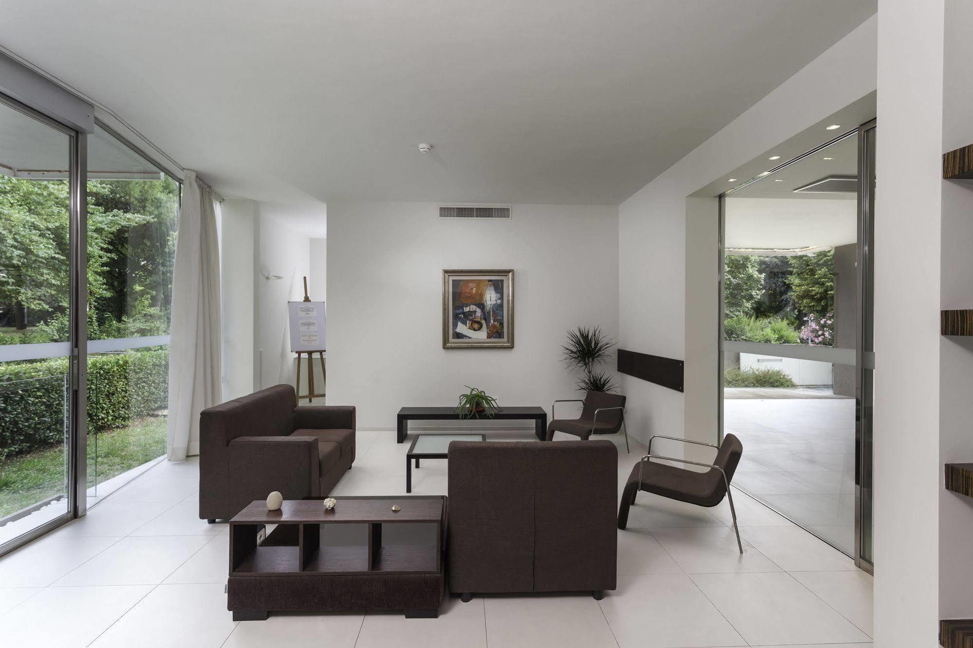 Residence Delfina Rimini Exterior foto